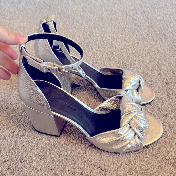 REBECCA MINKOFF Capriana silver ankle strap chunky heel sandal sz 7.5 - Picture 2 of 5